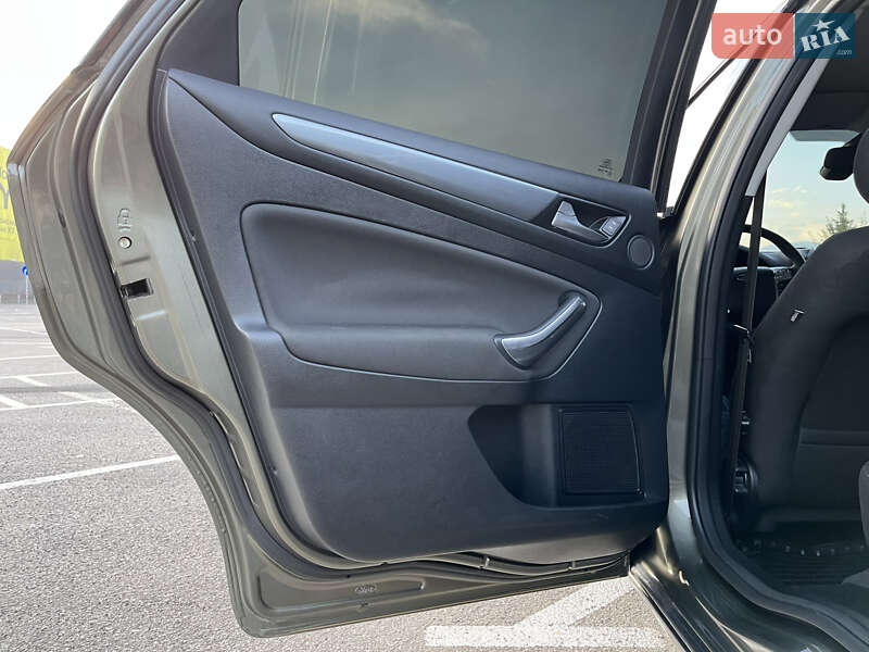 Универсал Ford Mondeo 2012 в Ивано-Франковске
