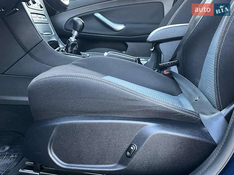 Лифтбек Ford Mondeo 2014 в Львове фото 40 Лифтбек Ford Mondeo 2014 в Львове