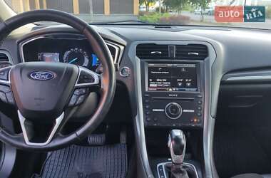 Седан Ford Mondeo 2016 в 