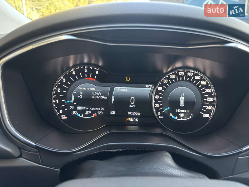 Седан Ford Mondeo 2016 в Киеве