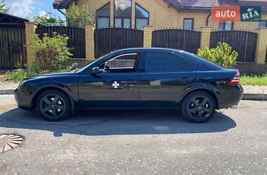Лифтбек Ford Mondeo 2004 в 