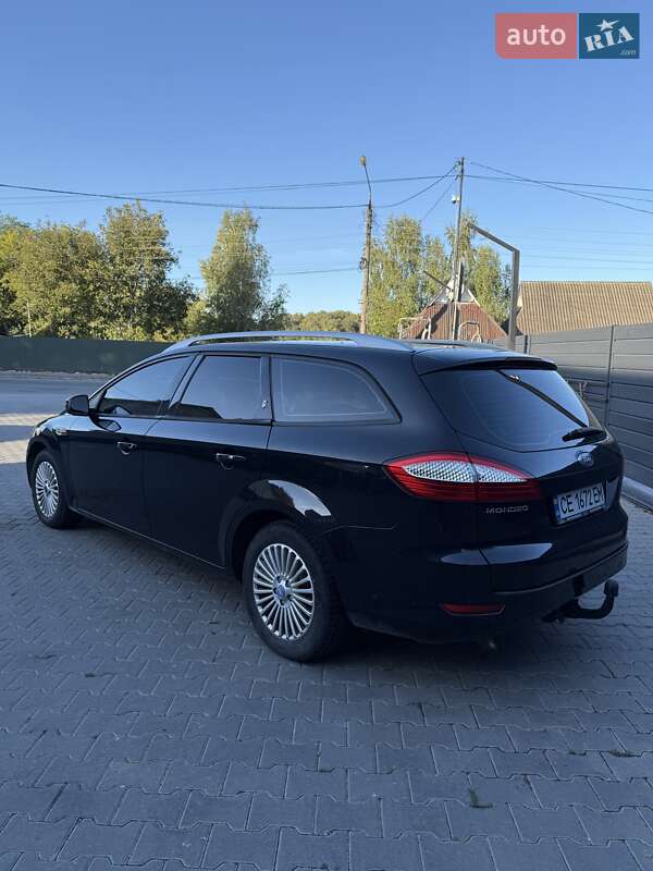 Універсал Ford Mondeo 2010 в Чернівцях