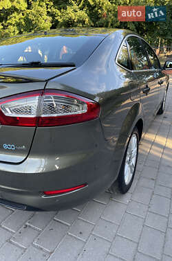 Седан Ford Mondeo 2012 в 