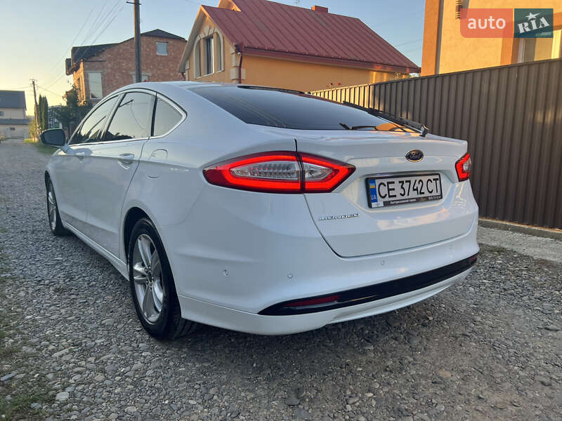 Седан Ford Mondeo 2015 в Черновцах