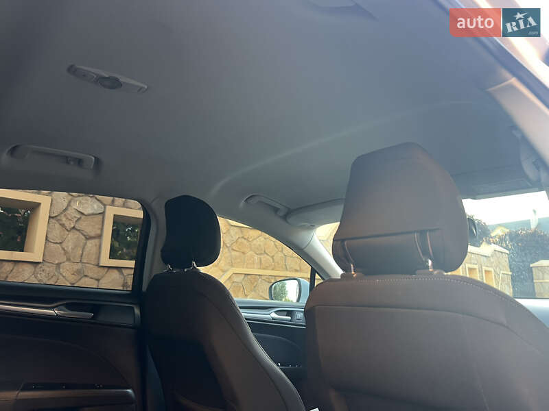 Седан Ford Mondeo 2015 в Черновцах
