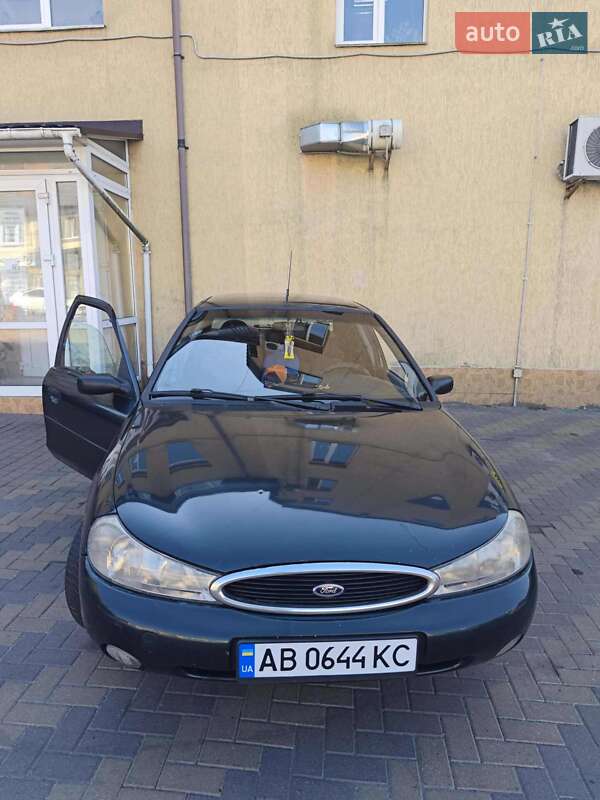 Лифтбек Ford Mondeo 1998 в Виннице