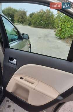 Лифтбек Ford Mondeo 2001 в 