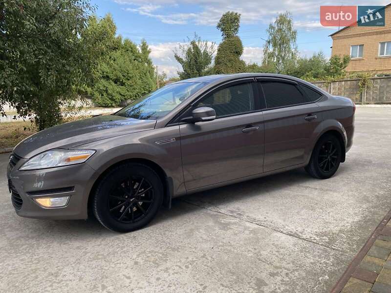 Седан Ford Mondeo 2011 в Хмельницком