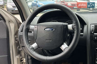 Седан Ford Mondeo 2002 в 