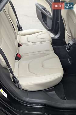 Седан Ford Mondeo 2015 в 