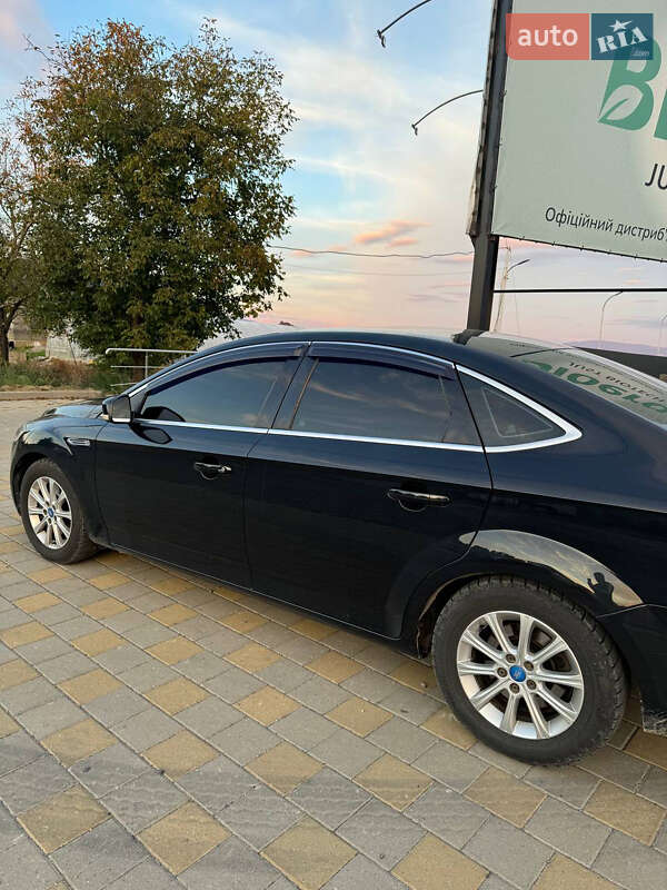 Седан Ford Mondeo 2011 в Мукачево