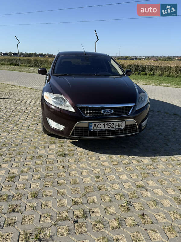 Седан Ford Mondeo 2010 в Луцке