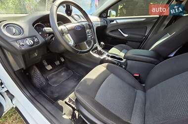 Лифтбек Ford Mondeo 2013 в 