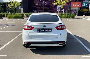 Седан Ford Mondeo 2015 в 