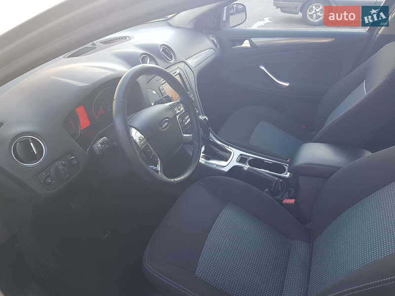 Универсал Ford Mondeo 2013 в Ровно