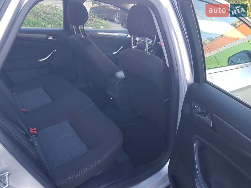 Универсал Ford Mondeo 2013 в Ровно