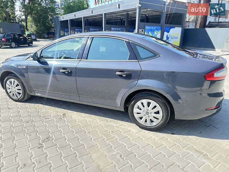 Седан Ford Mondeo 2011 в Тернополі