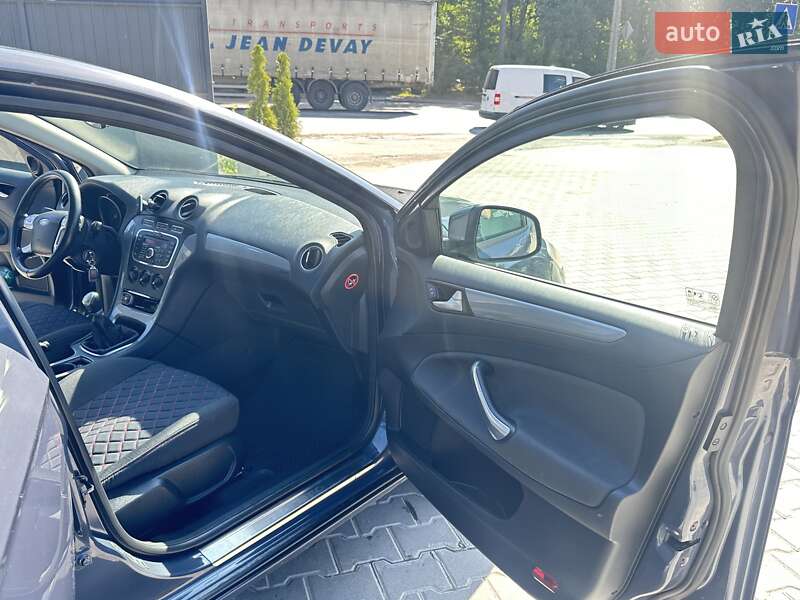 Седан Ford Mondeo 2011 в Тернополі