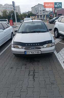 Седан Ford Mondeo 1995 в Киеве