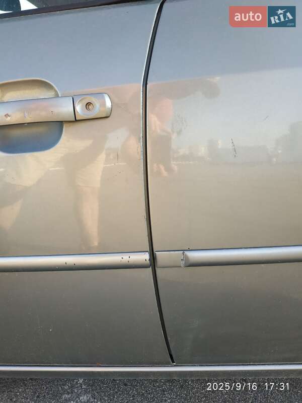 Ліфтбек Ford Mondeo 2001 в Києві фото 34 Ліфтбек Ford Mondeo 2001 в Києві