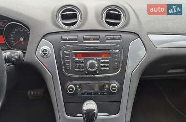 Седан Ford Mondeo 2012 в  фото 19 Седан Ford Mondeo 2012 в