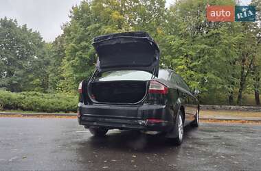 Седан Ford Mondeo 2012 в  фото 8 Седан Ford Mondeo 2012 в