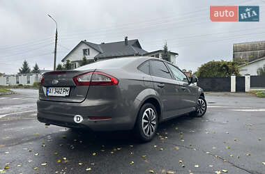 Седан Ford Mondeo 2011 в 