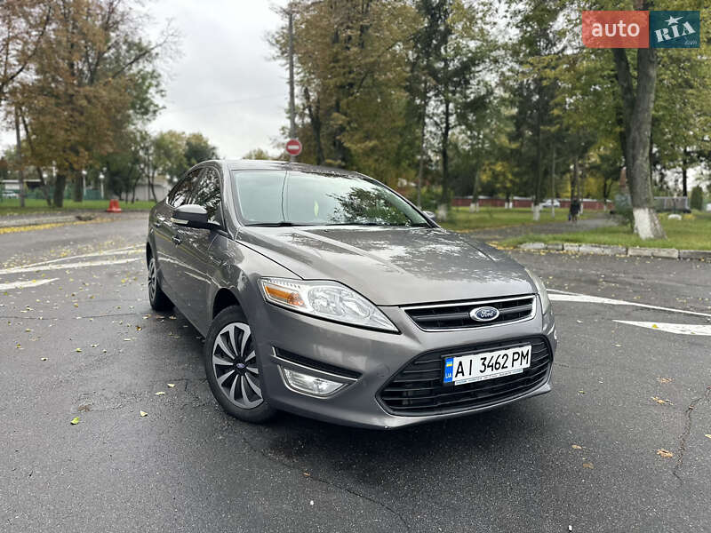 Седан Ford Mondeo 2011 в 