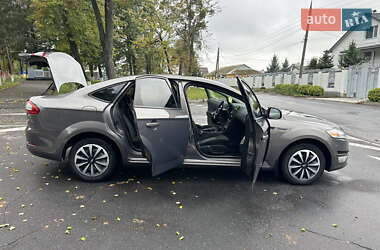 Седан Ford Mondeo 2011 в 