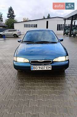 Лифтбек Ford Mondeo 1994 в 