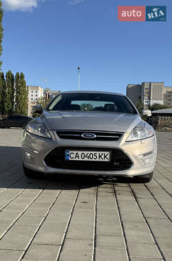 Седан Ford Mondeo 2012 в 