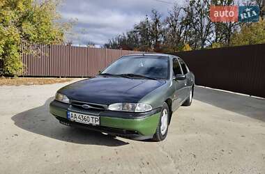 Седан Ford Mondeo 1993 в 
