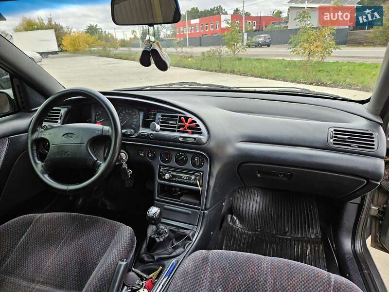 Седан Ford Mondeo 1993 в Обухове