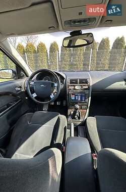 Седан Ford Mondeo 2004 в  фото 15 Седан Ford Mondeo 2004 в