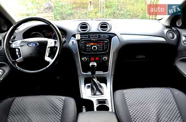 Седан Ford Mondeo 2011 в 