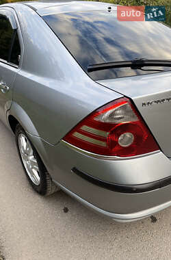 Лифтбек Ford Mondeo 2006 в 