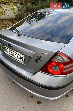 Лифтбек Ford Mondeo 2006 в 