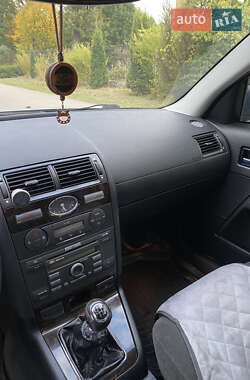Лифтбек Ford Mondeo 2006 в 