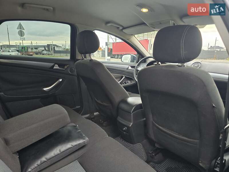 Лифтбек Ford Mondeo 2011 в Львове