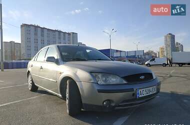 Лифтбек Ford Mondeo 2001 в 