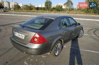 Лифтбек Ford Mondeo 2001 в 