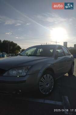 Лифтбек Ford Mondeo 2001 в 