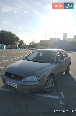 Лифтбек Ford Mondeo 2001 в 
