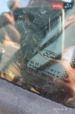 Лифтбек Ford Mondeo 2001 в 