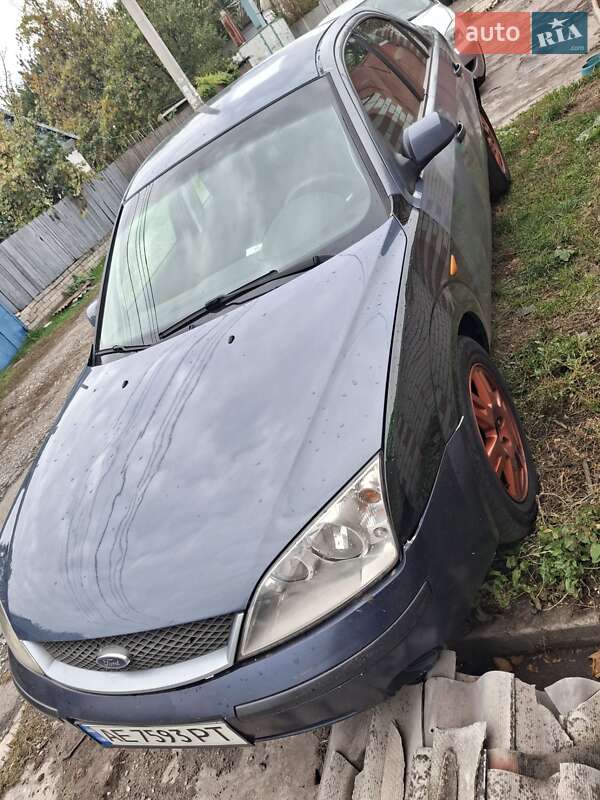 Лифтбек Ford Mondeo 2001 в 
