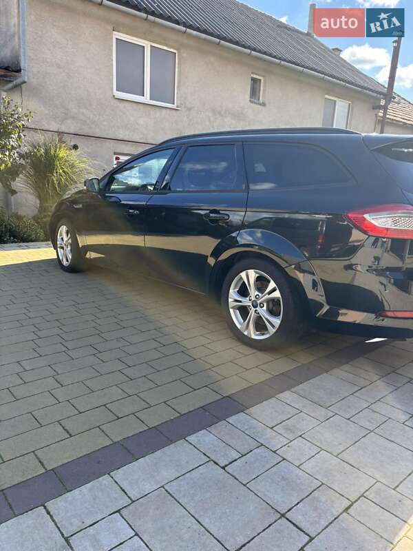 Універсал Ford Mondeo 2012 в  фото Універсал Ford Mondeo 2012 в