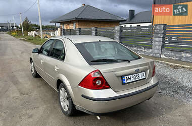 Лифтбек Ford Mondeo 2005 в 