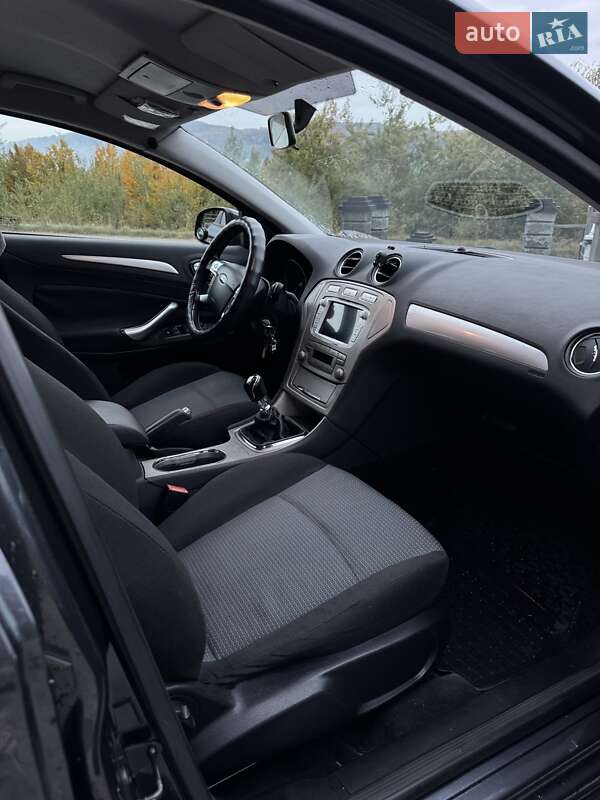 Лифтбек Ford Mondeo 2007 в Тячеве