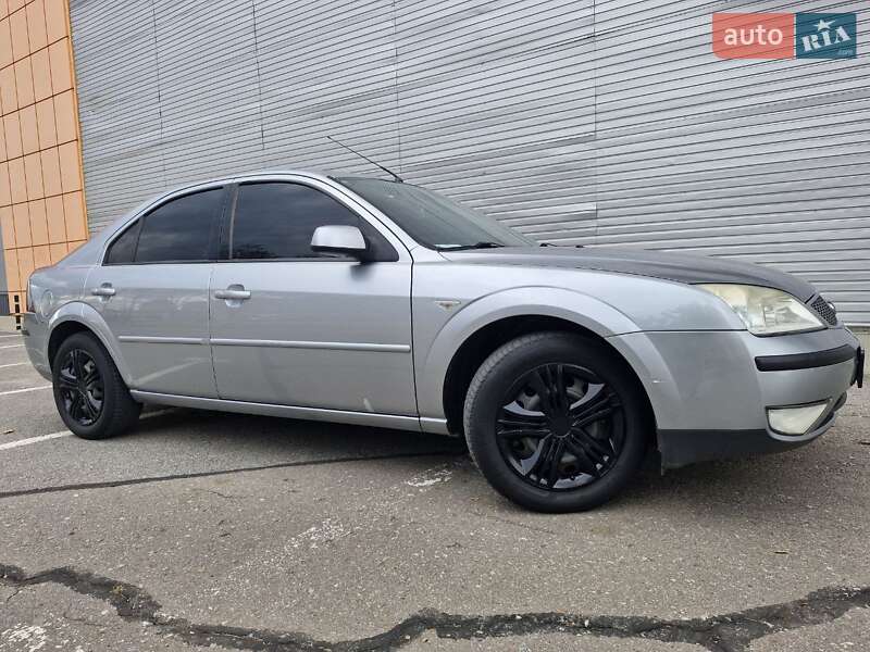 Ліфтбек Ford Mondeo 2004 в Харкові