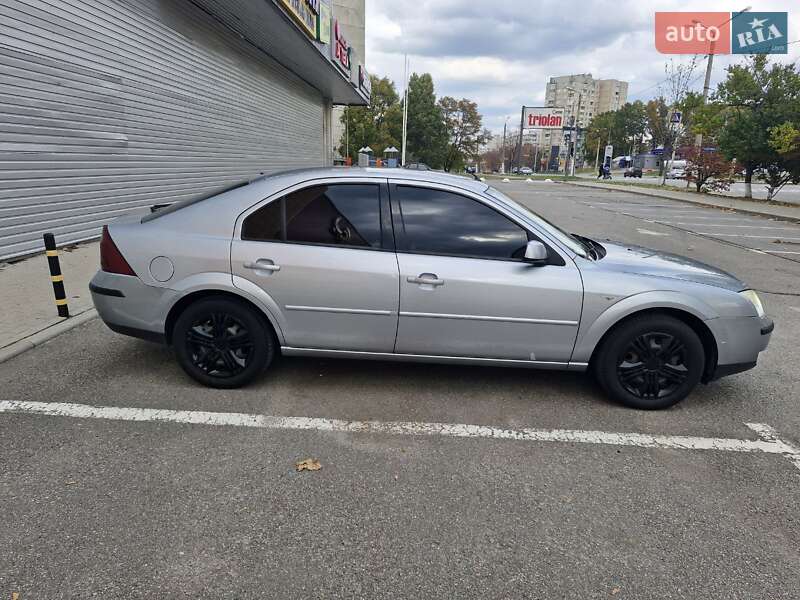 Ліфтбек Ford Mondeo 2004 в Харкові